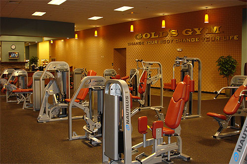 Самый популярный фитнес клуб - Gold's Gym (Голдс Жим)